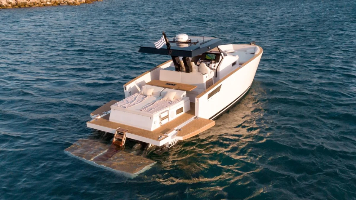 40 INBOARD - Image 13