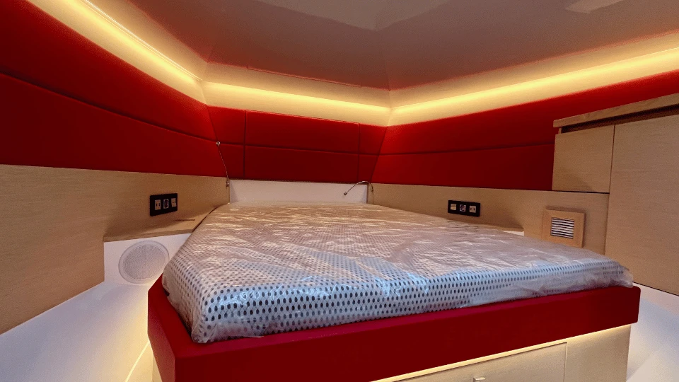 T40 OUTBOARD - Image 9