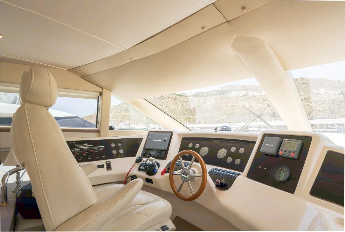 58 FLYBRIDGE - Image 17