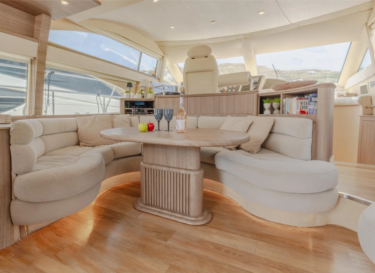 58 FLYBRIDGE - Image 13