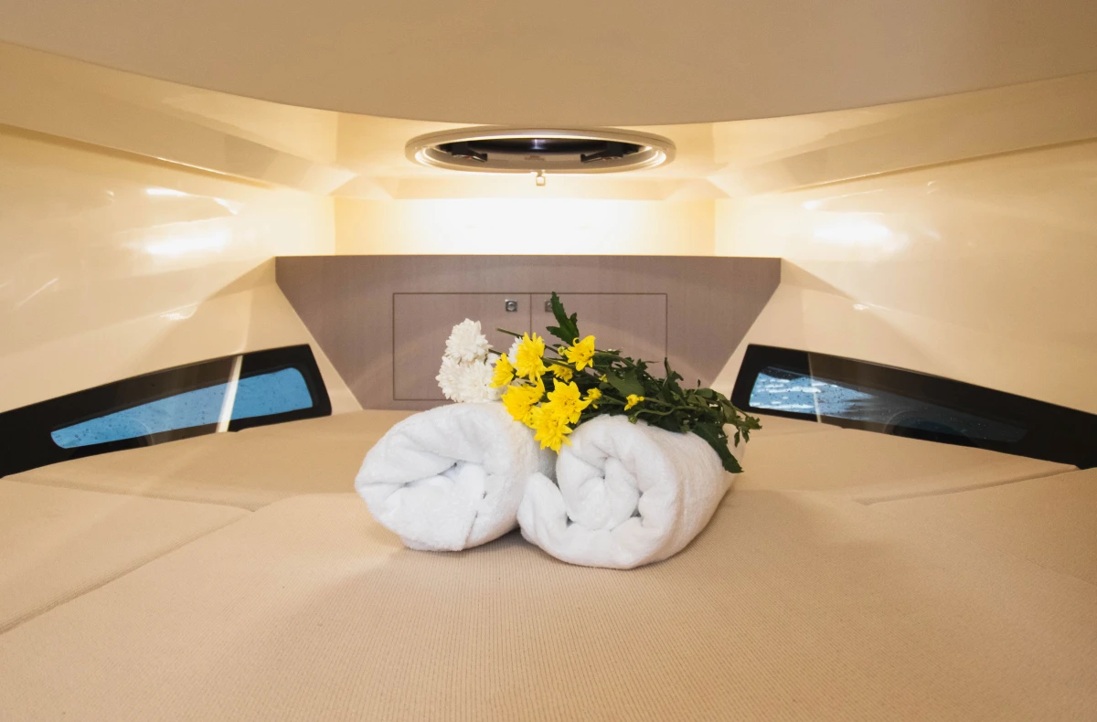 PRINCE 38 SPORT CABIN - Image 10