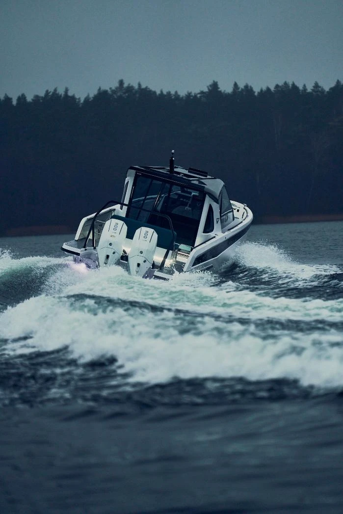 V10 CABIN - Image 12