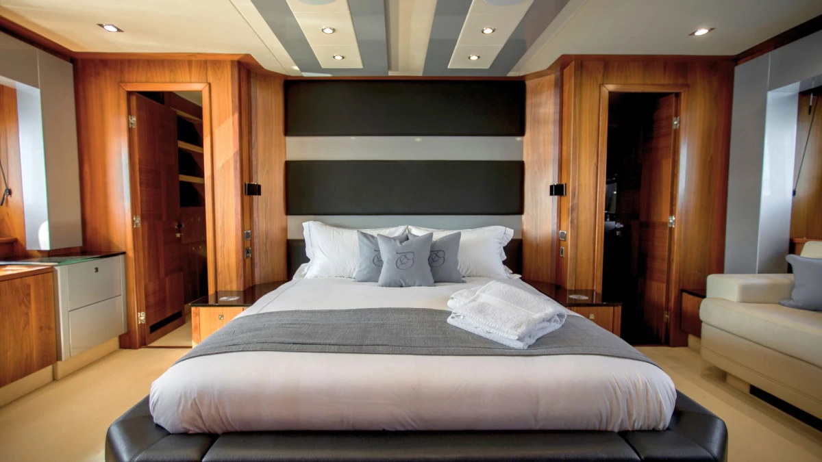 PREDATOR 84 - Image 4