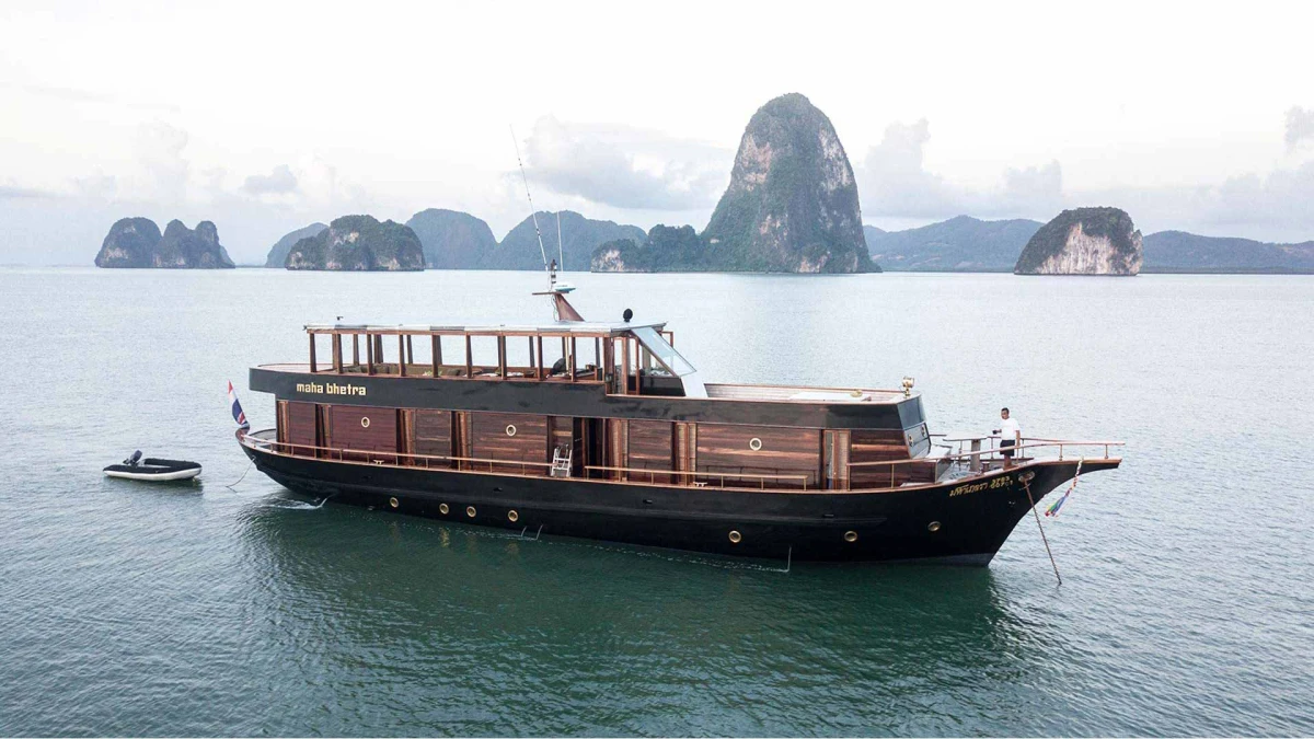 Wooden yacht MAHA BHETRA