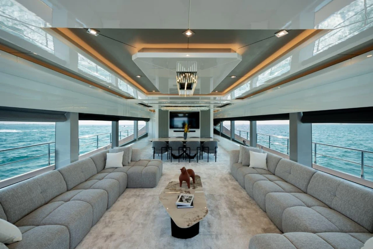 100 - LUXURY SUPER YACHT - Image 2