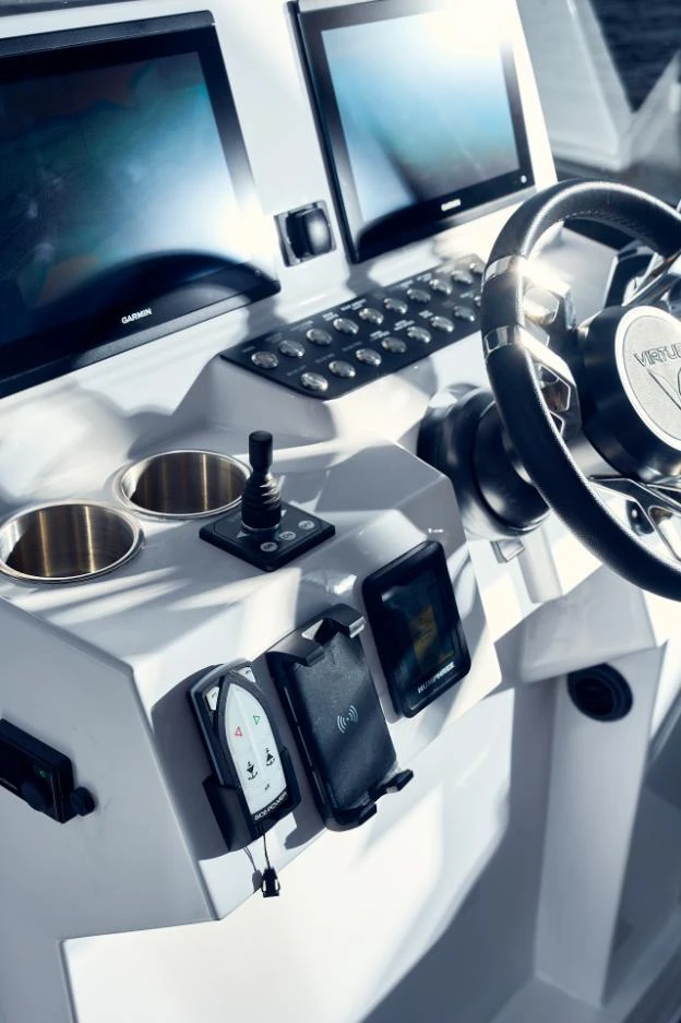 V10 CABIN - Image 11