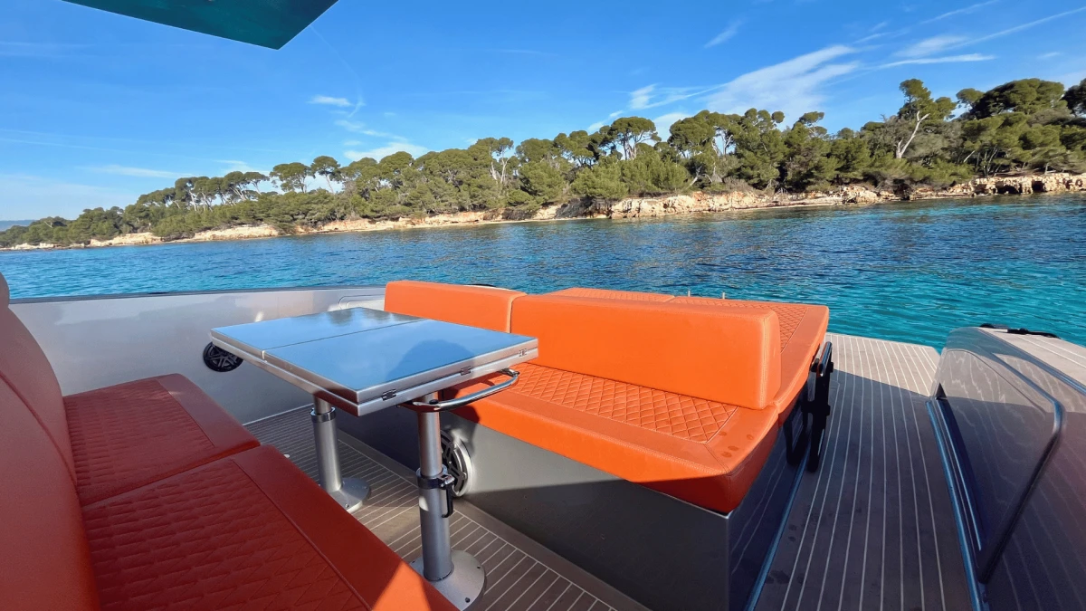 T40 INBAORD - Image 16