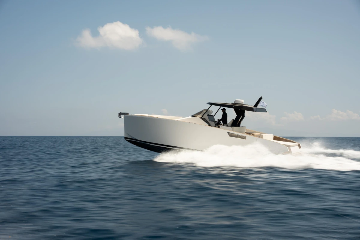 40 INBOARD - Image 9