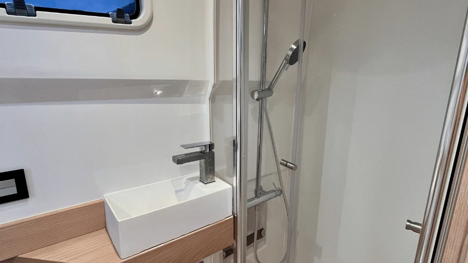 T40 OUTBOARD - Image 11