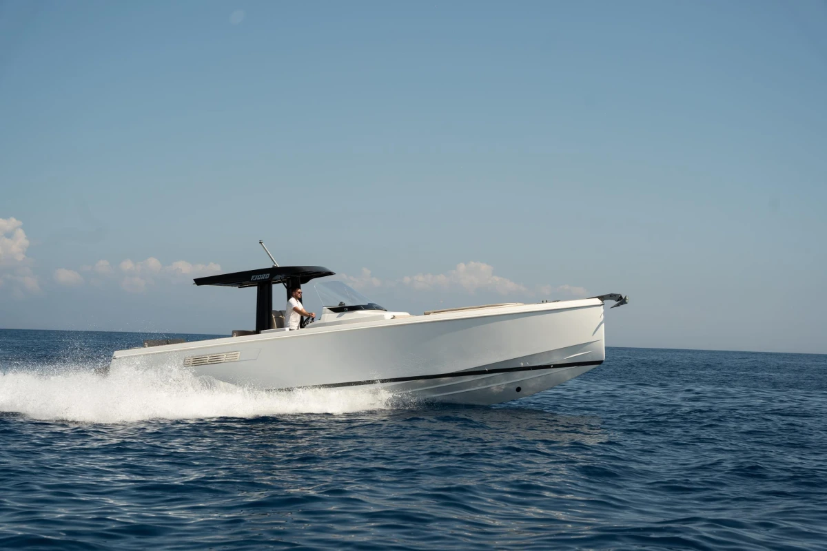 40 INBOARD - Image 8