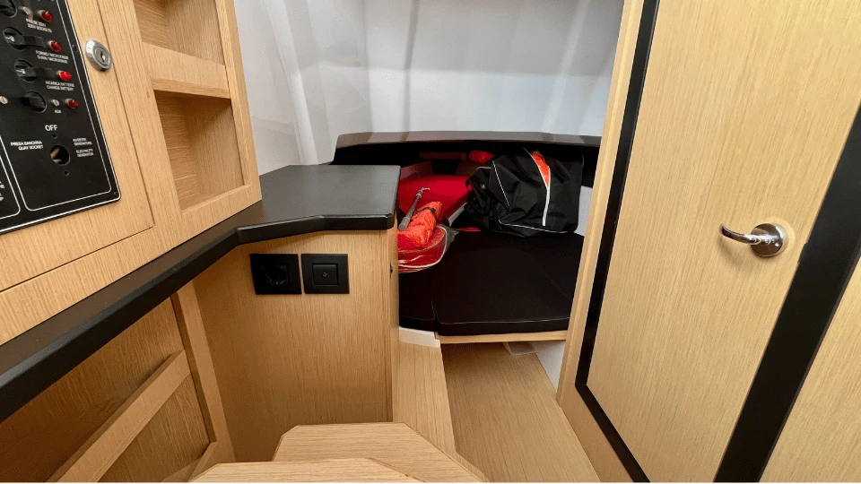 CAYMAN 38 EXECUTIVE - Image 8