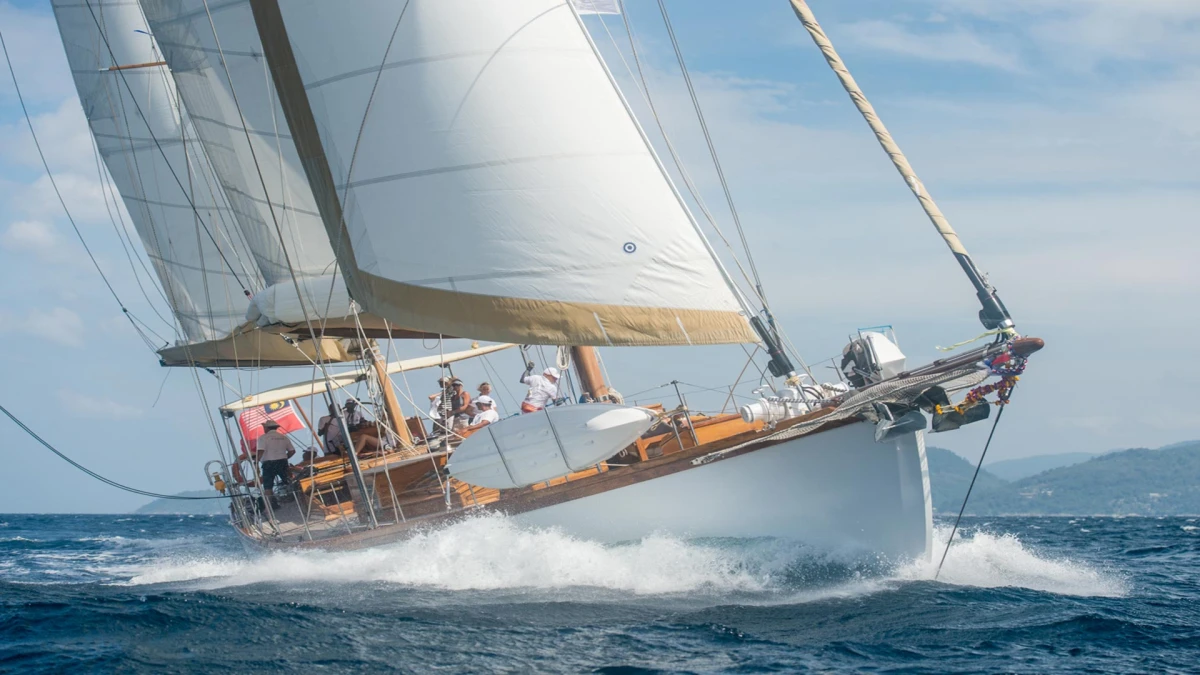 Sailing Yacht AVENTURE