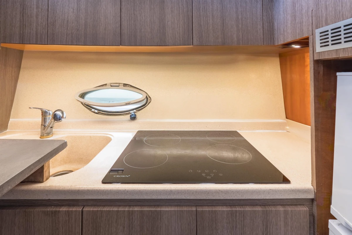 58 FLYBRIDGE - Image 16