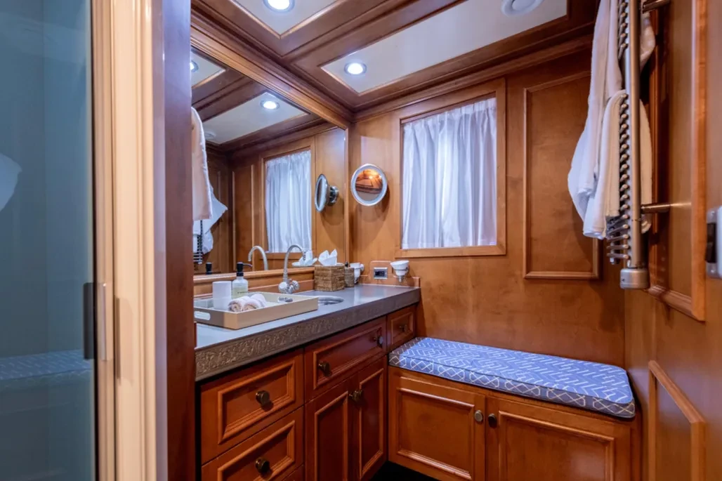 61 EXPLORER - Image 21